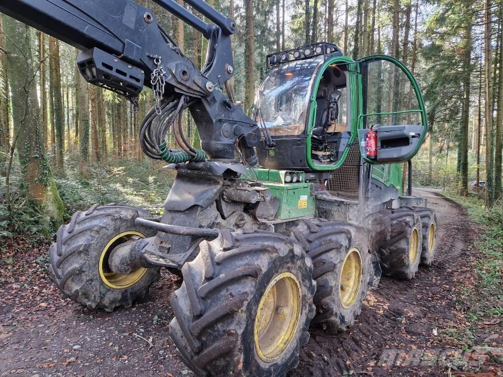 John Deere 1270 E Harvesterid