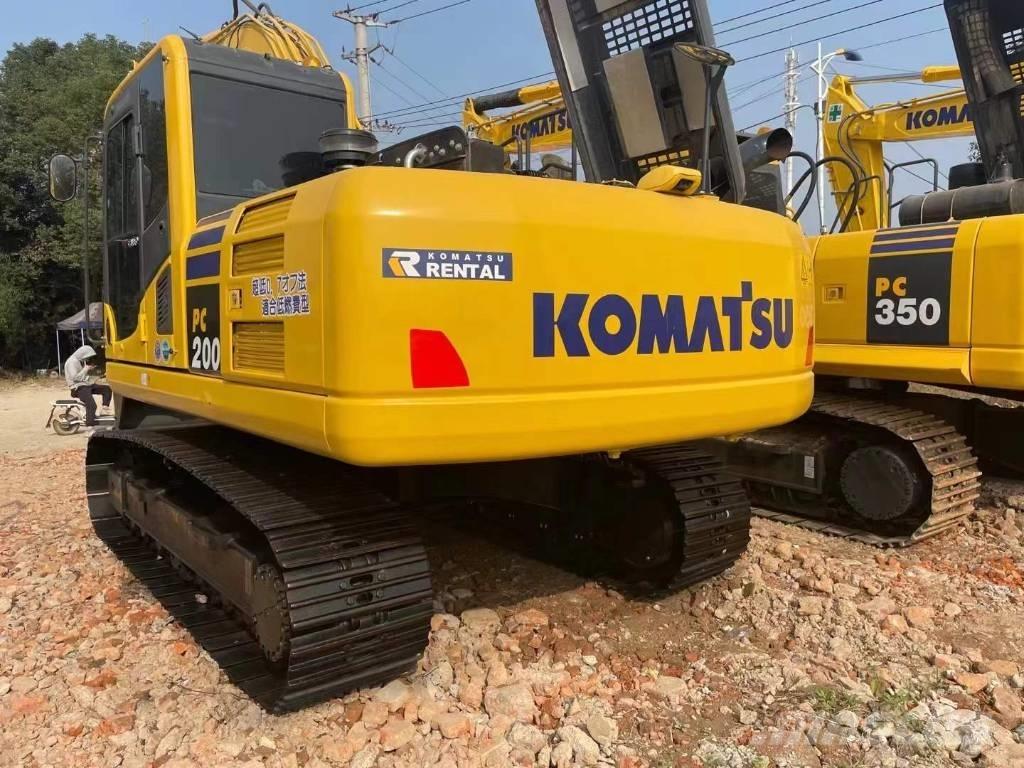 Komatsu PC 200-8 Roomikekskavaatorid