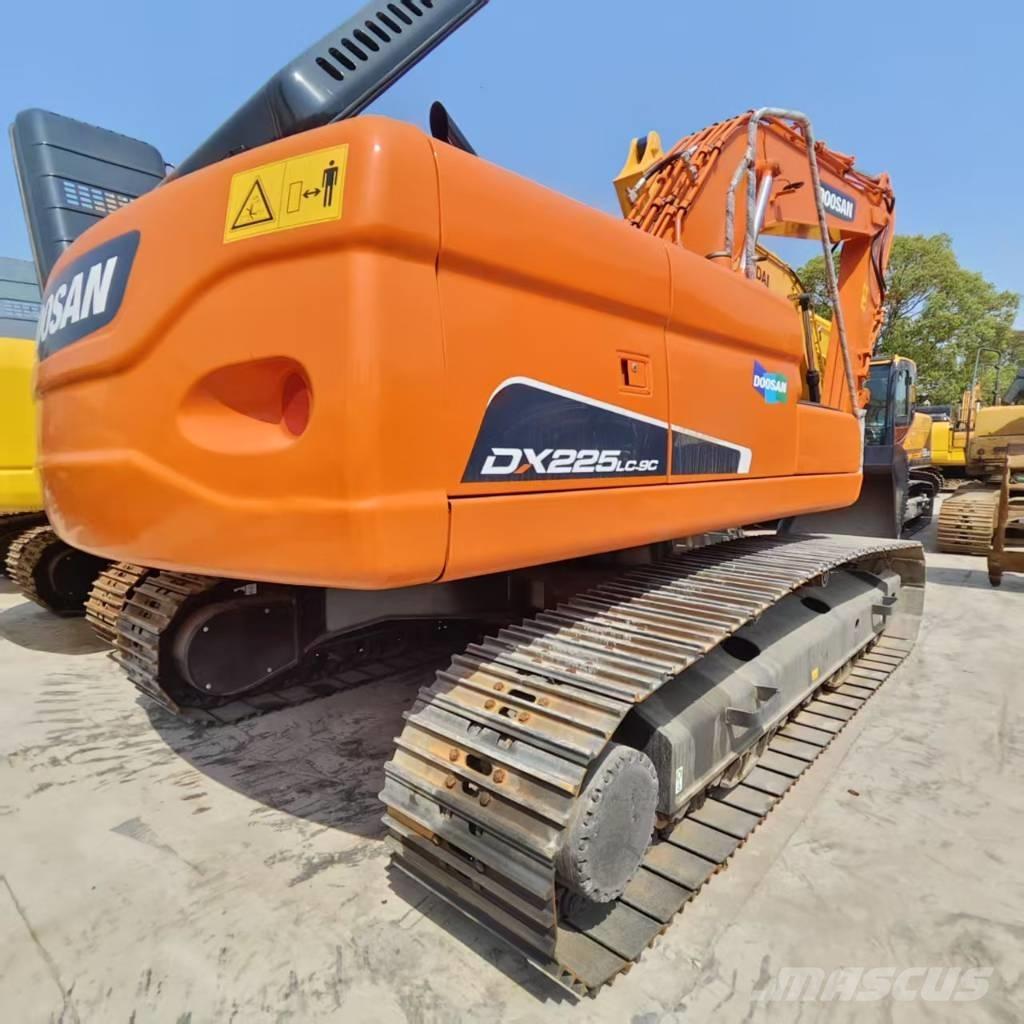 Doosan DX 225 LC Roomikekskavaatorid