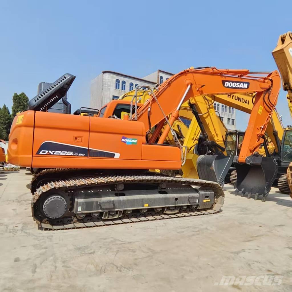 Doosan DX 225 LC Roomikekskavaatorid