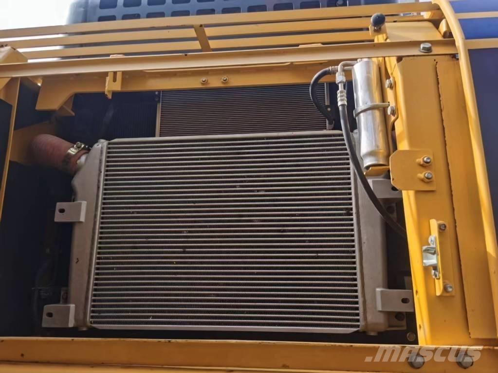Komatsu PC 350-8 Roomikekskavaatorid