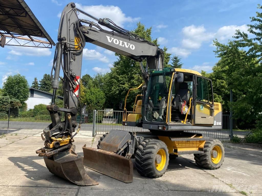 Komatsu EW 140 C Ratasekskavaatorid