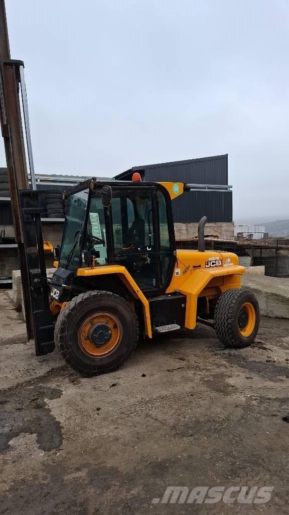 JCB 930 Maastikutõstukid