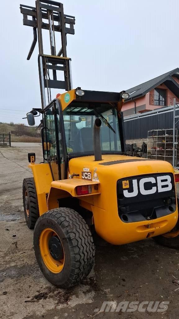 JCB 930 Maastikutõstukid