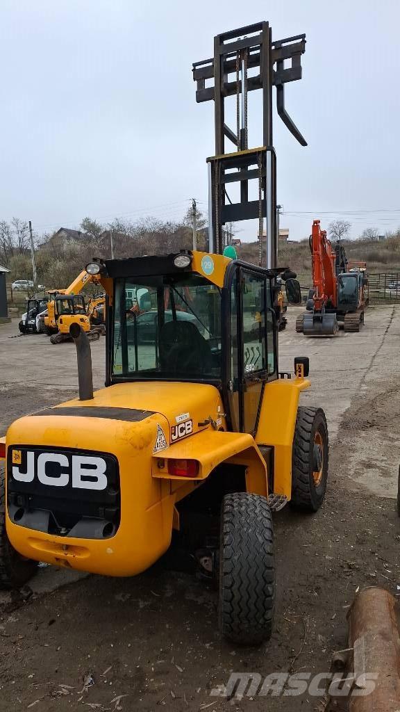 JCB 930 Maastikutõstukid