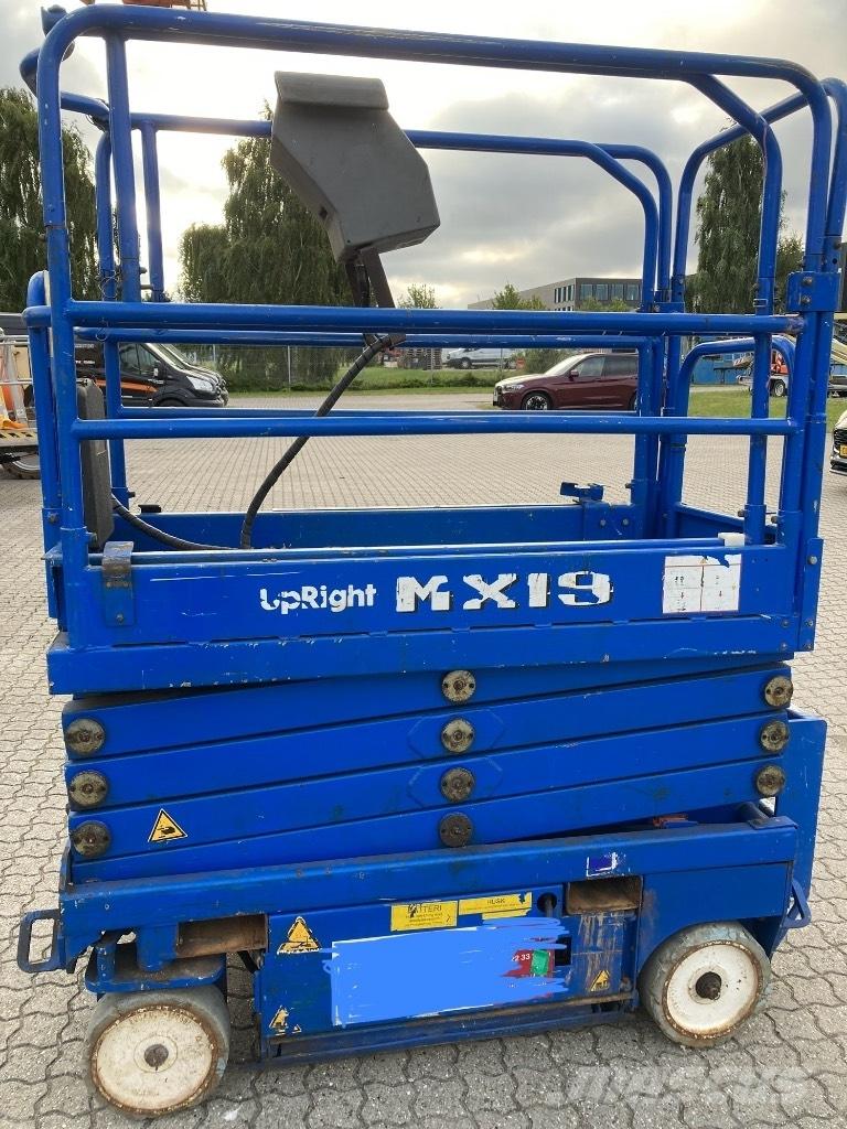 UpRight MX19 Käärtõstukid