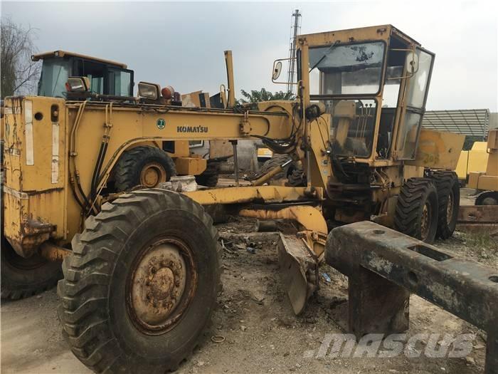 Komatsu GD 511 Greiderid