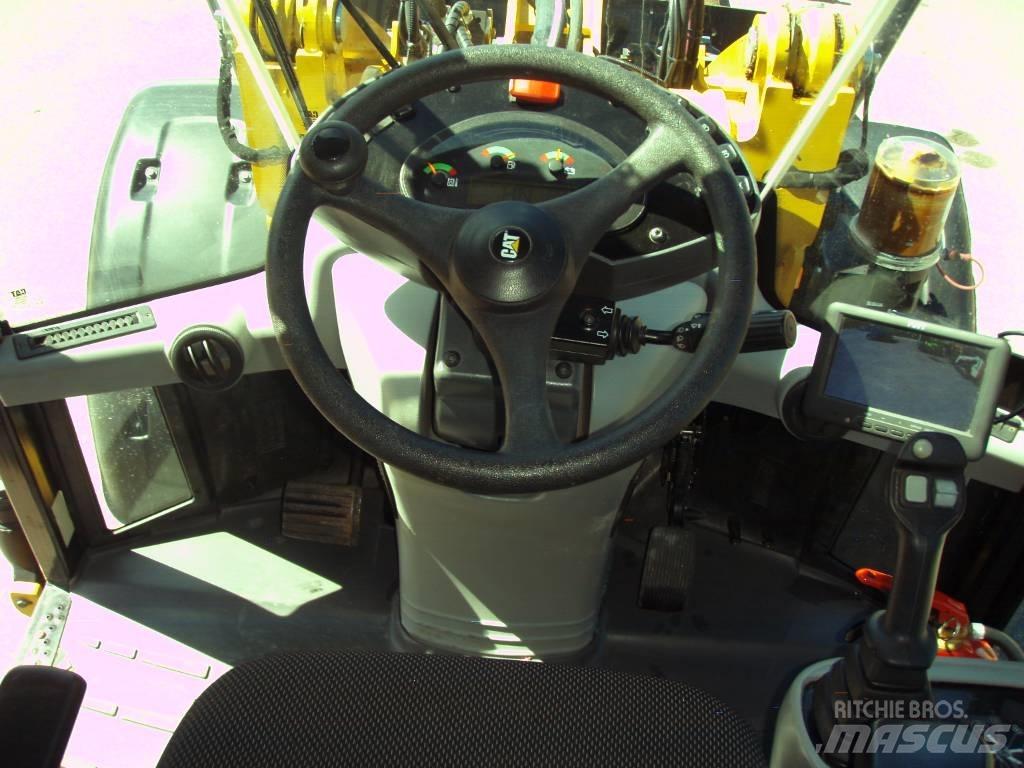 CAT 906 M Rataslaadurid