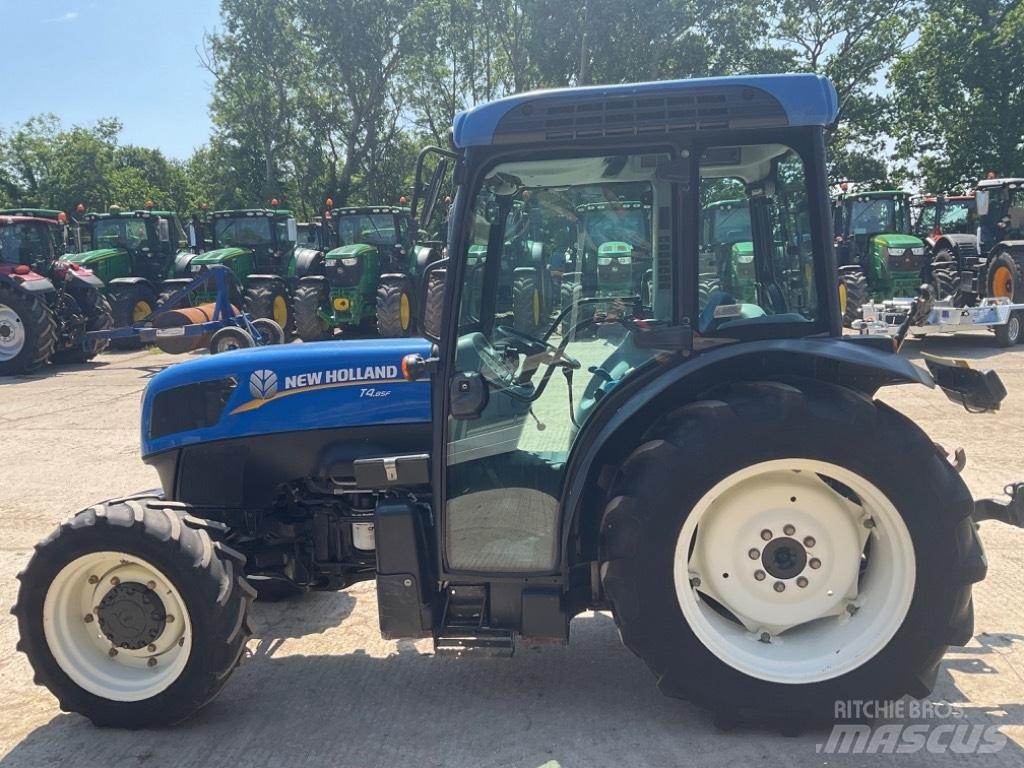 New Holland T 4.85 Traktorid