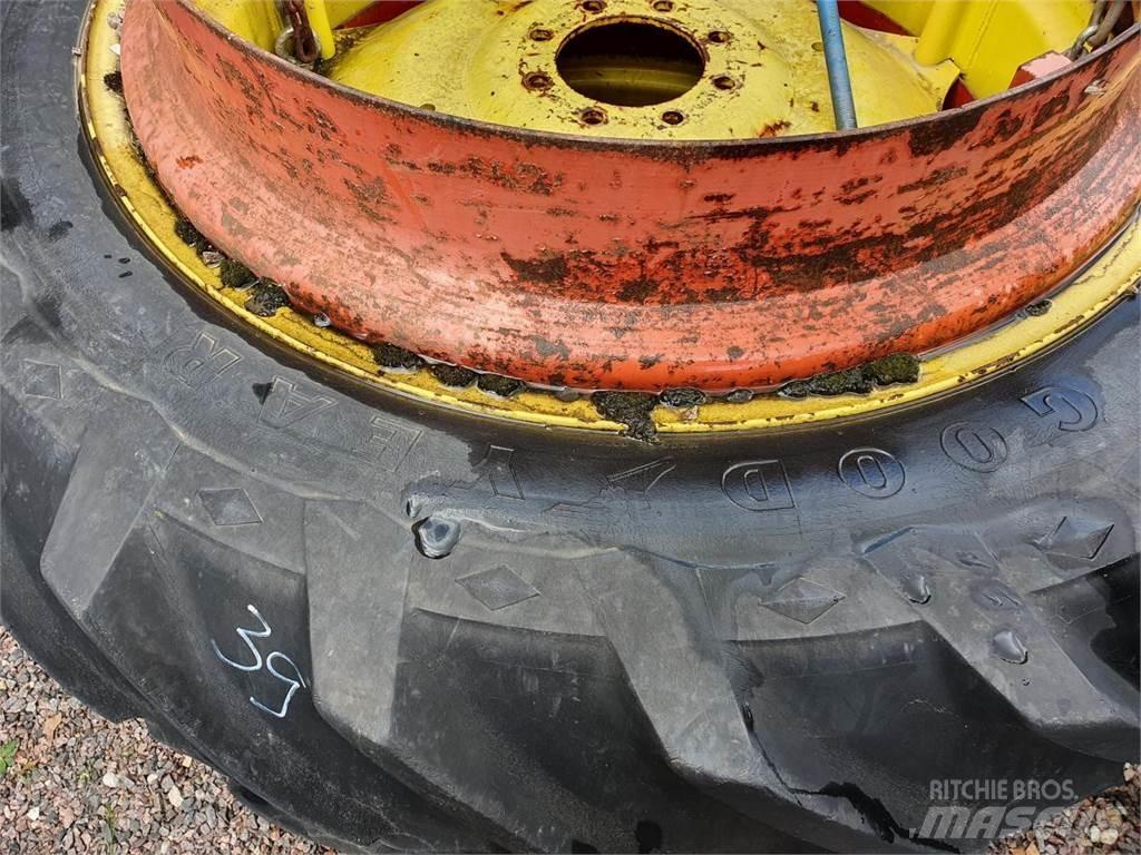 Goodyear 136-38 x2 Rehvid, rattad ja veljed