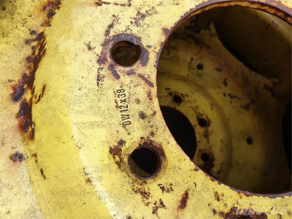 Goodyear 136-38 x2 Rehvid, rattad ja veljed