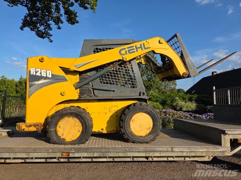 Gehl R 260 DEFECT!! Kompaktlaadurid
