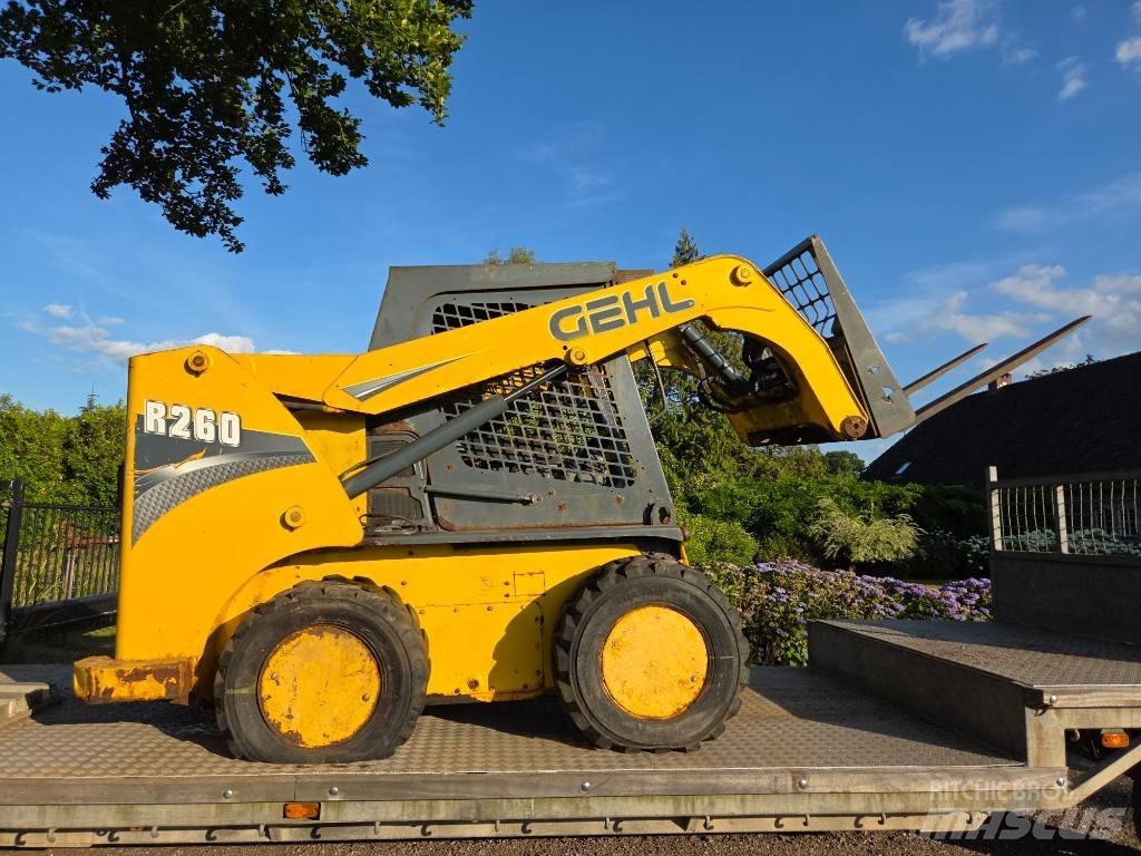 Gehl R 260 DEFECT!! Kompaktlaadurid