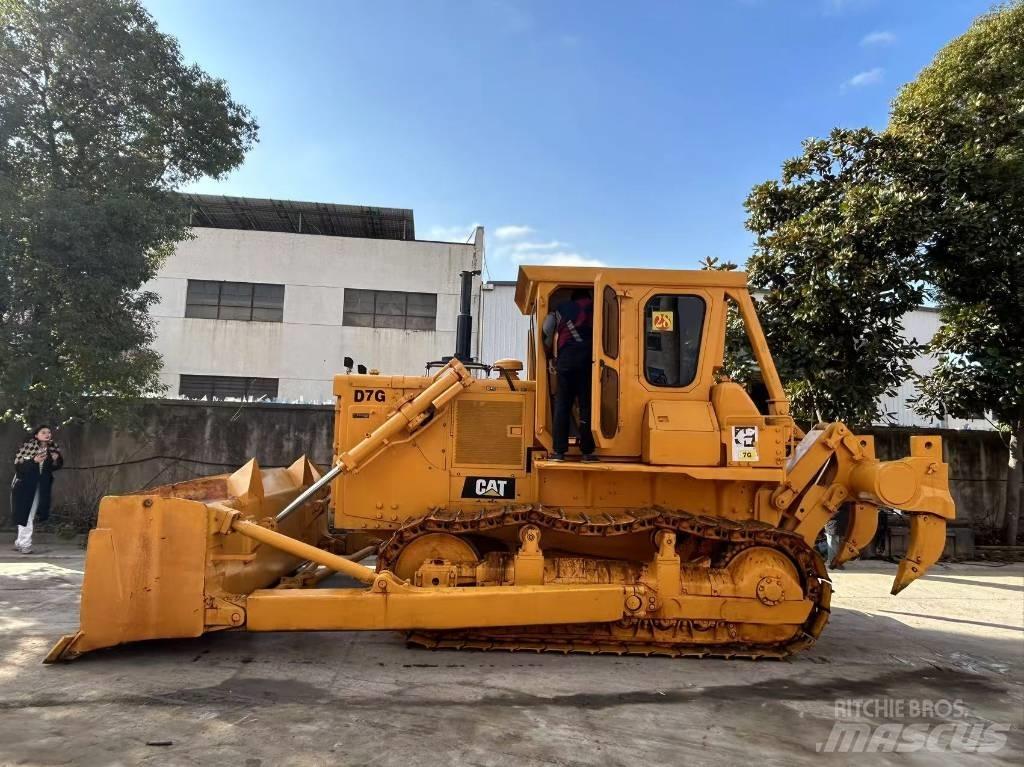 CAT D 7 G Buldooserid