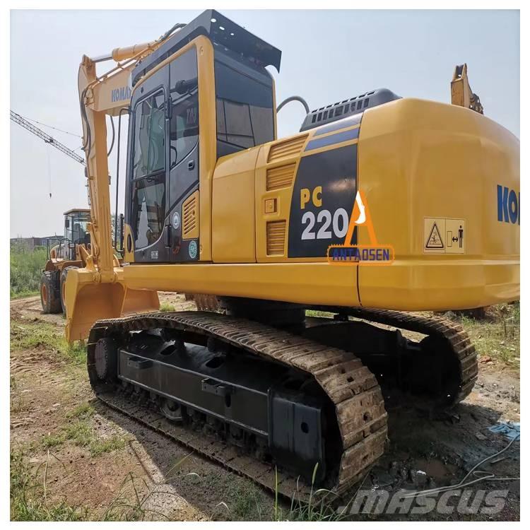 Komatsu PC 220-8 Roomikekskavaatorid