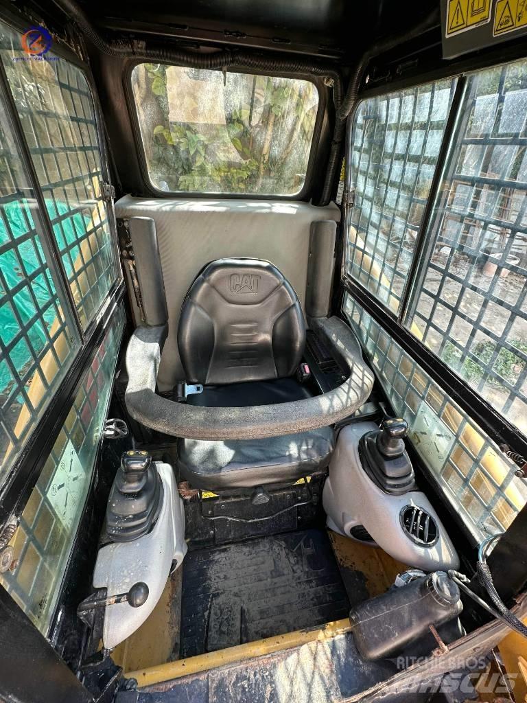 CAT 226 B Kompaktlaadurid
