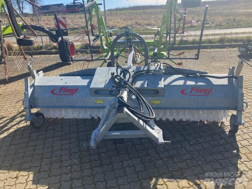 Fliegl Kost 2,8 m. Muud traktoritarvikud