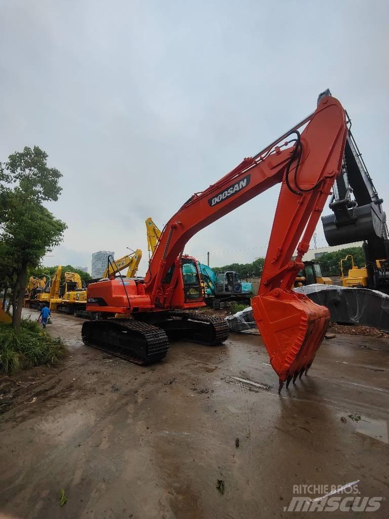 Doosan 220 LC-7 Roomikekskavaatorid