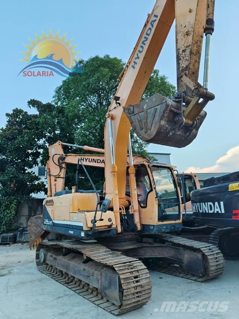 Hyundai R225LC-9 Roomikekskavaatorid