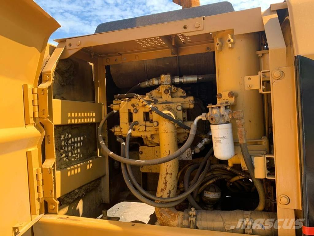 CAT 320BL Roomikekskavaatorid