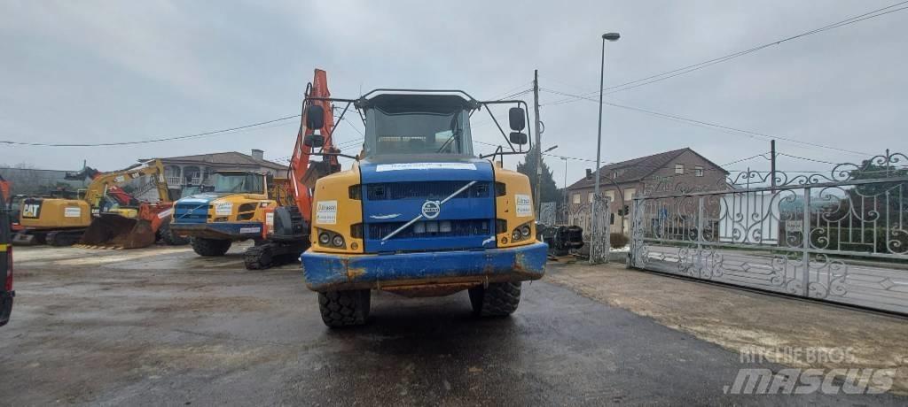 Volvo A 25 F Liigendraamiga pinnaseveokid