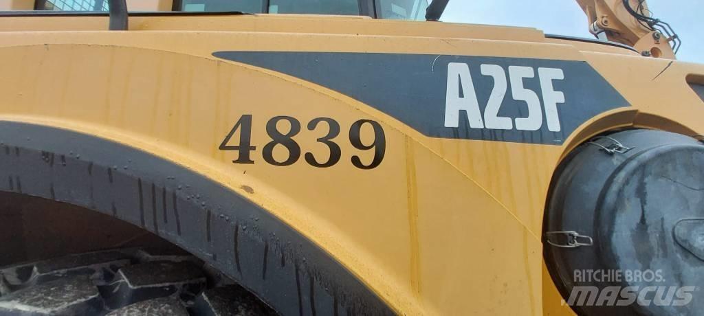 Volvo A 25 F Liigendraamiga pinnaseveokid