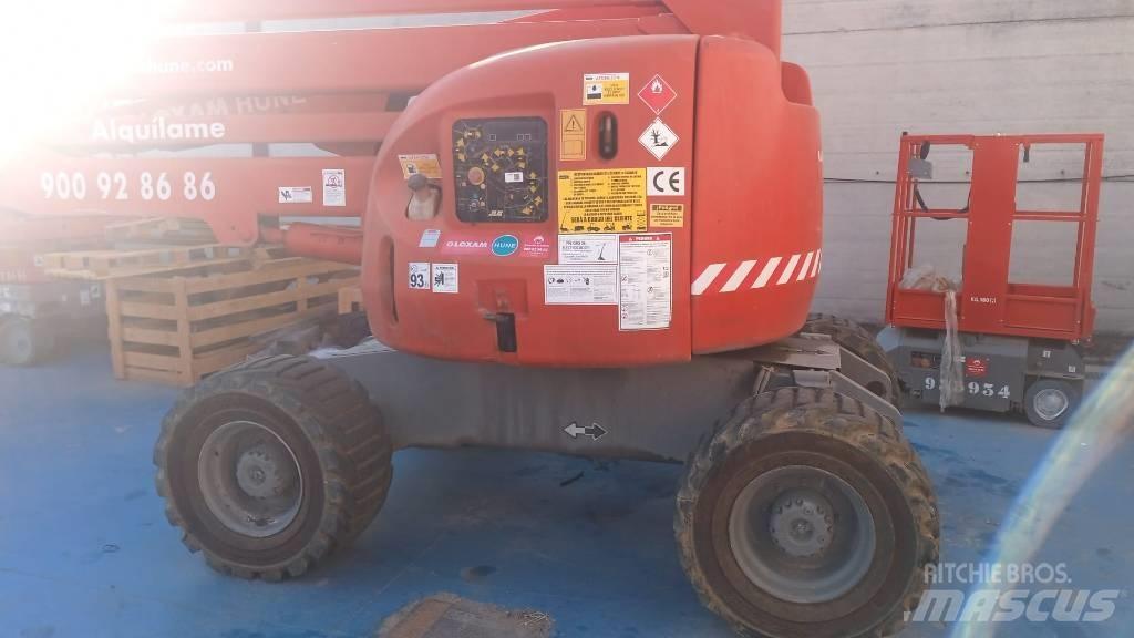 JLG 450 AJ II Iseliikuvad poomtõstukid