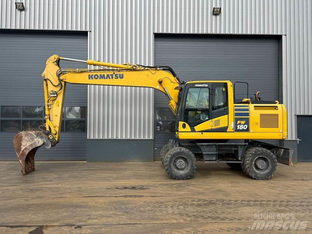 Komatsu PW180-11 Ratasekskavaatorid