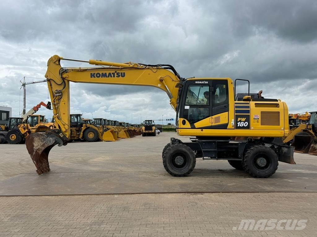 Komatsu PW180-11 Ratasekskavaatorid