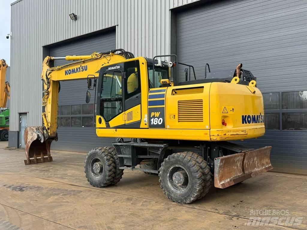 Komatsu PW180-11 Ratasekskavaatorid