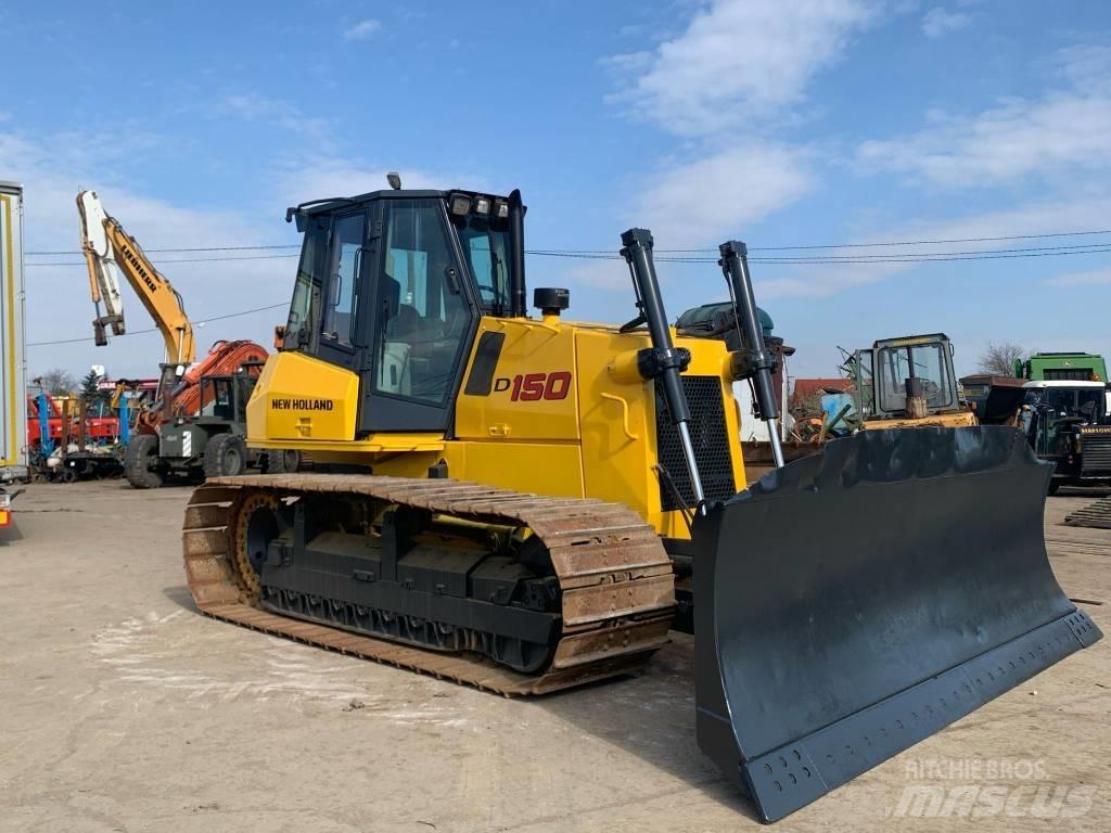 New Holland D 150 Buldooserid