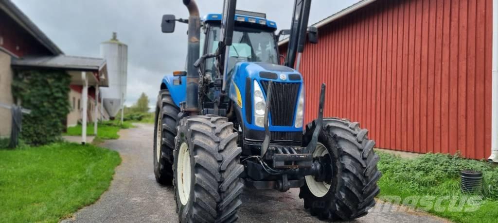 New Holland T 8040 Traktorid
