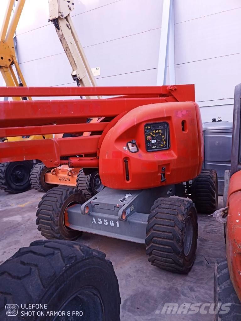 JLG 450 AJS II Iseliikuvad poomtõstukid