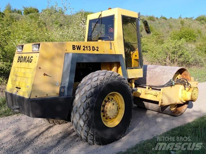 Bomag BW 213 Ühe trumliga rullid