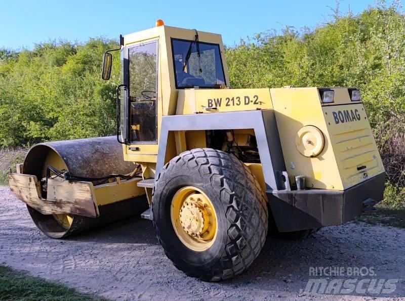 Bomag BW 213 Ühe trumliga rullid