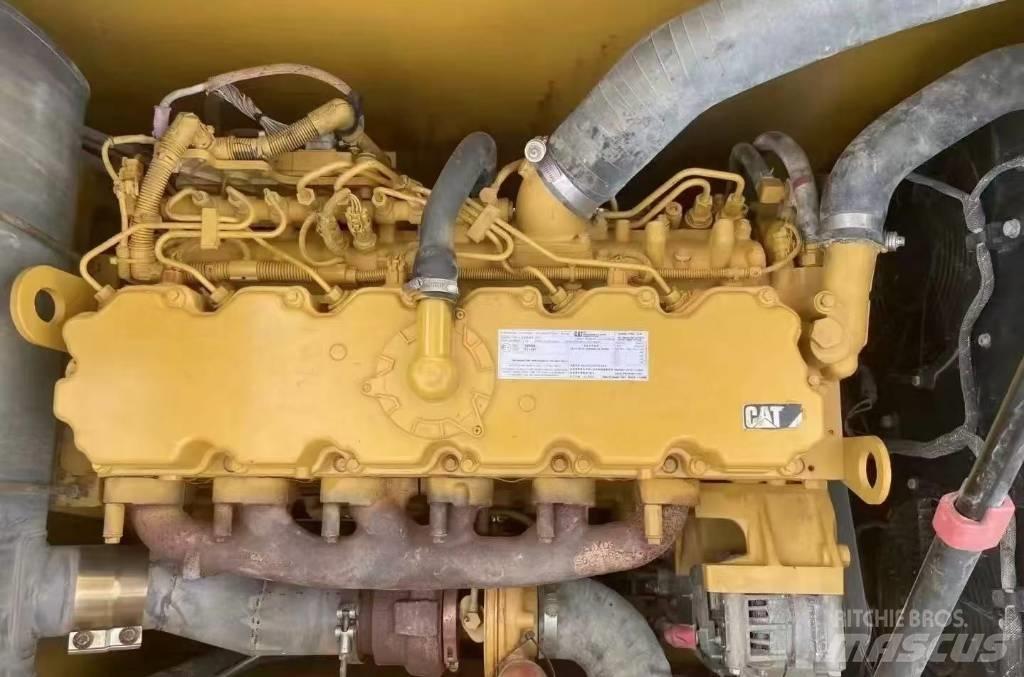 CAT 320 D Roomikekskavaatorid