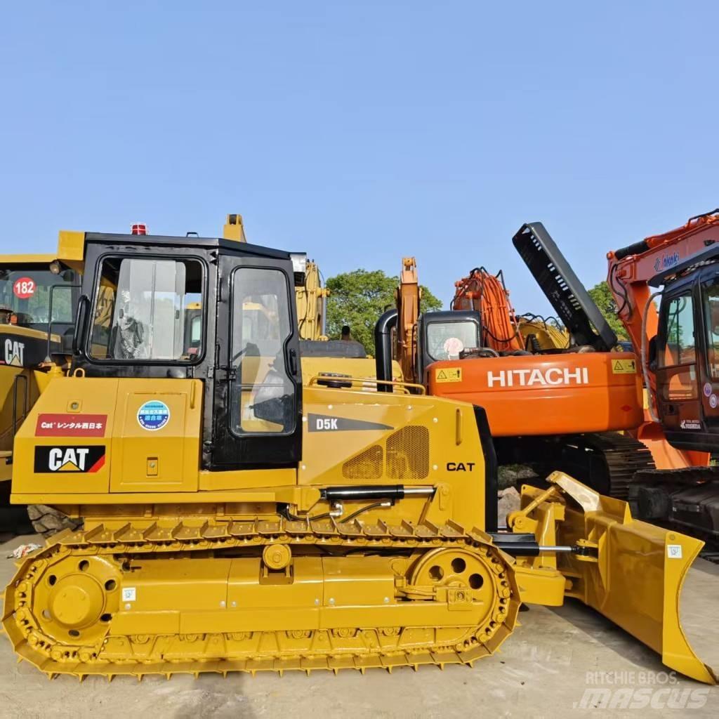 CAT D 5 K Buldooserid