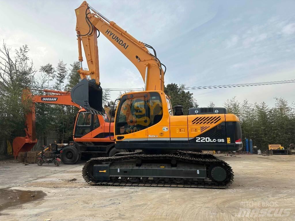 Hyundai 220LC-9S Roomikekskavaatorid