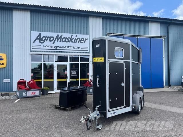 Ifor Williams HB403 Loomaveo poolhaagised