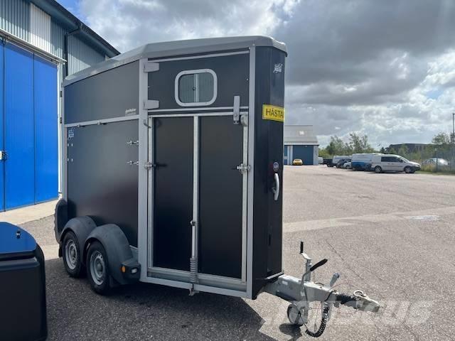 Ifor Williams HB403 Loomaveo poolhaagised