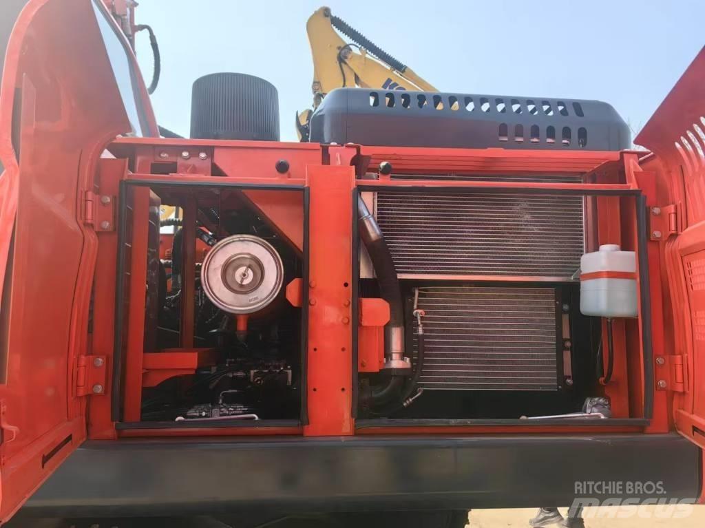 Doosan DX225LC-9C Roomikekskavaatorid