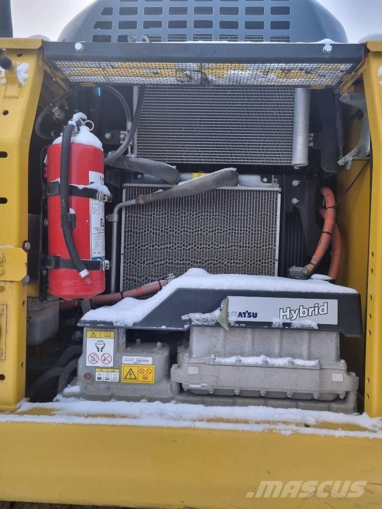 Komatsu HB 215 LC-2 Roomikekskavaatorid