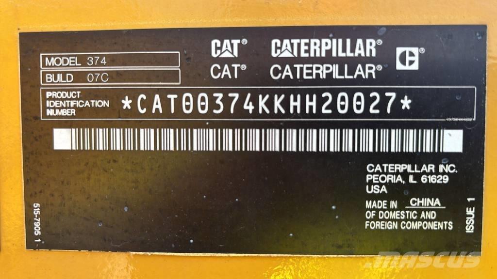 CAT 374 Roomikekskavaatorid