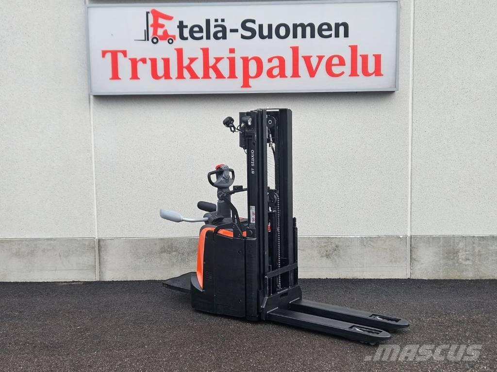 Toyota SPE120 L Platvormiga virnastajad