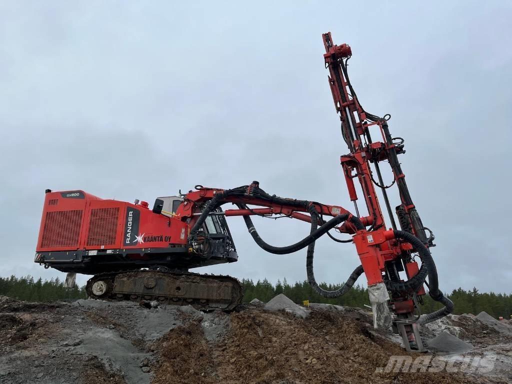 Sandvik DX800 Vertikaalsed puurmasinad