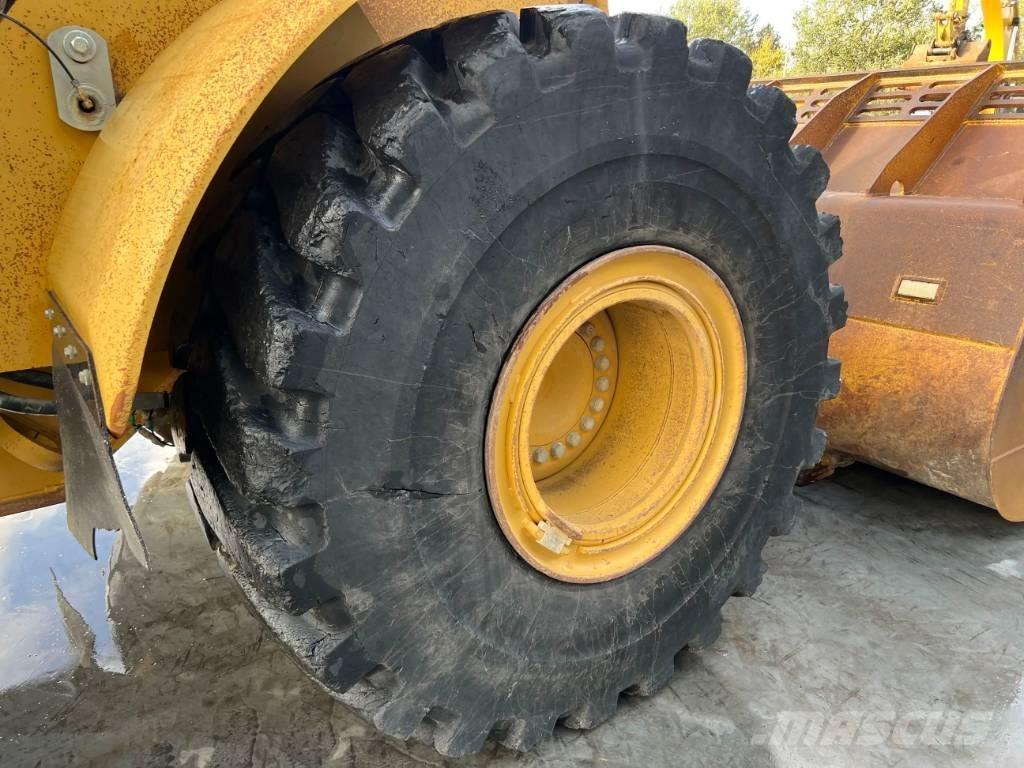 CAT 966K Rataslaadurid
