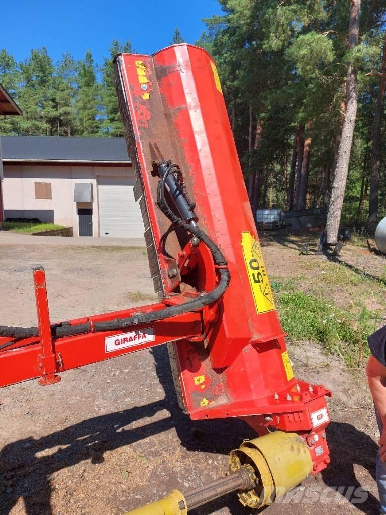 Maschio Giraffa 210 Karjamaade niidukid / pealselõikurid