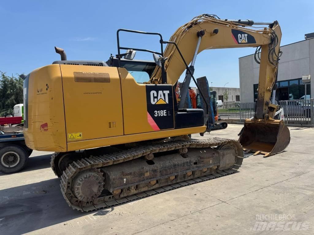 CAT 318E Roomikekskavaatorid