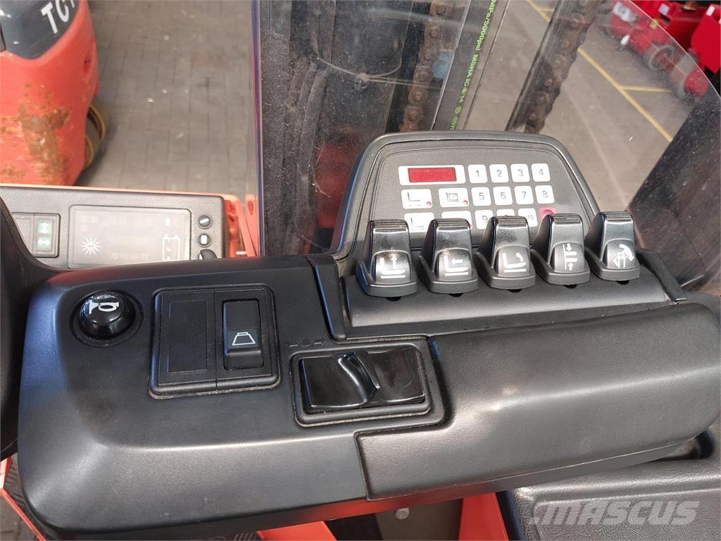 Toyota FRE270 Neljasuuna lükandmastiga tõstukid