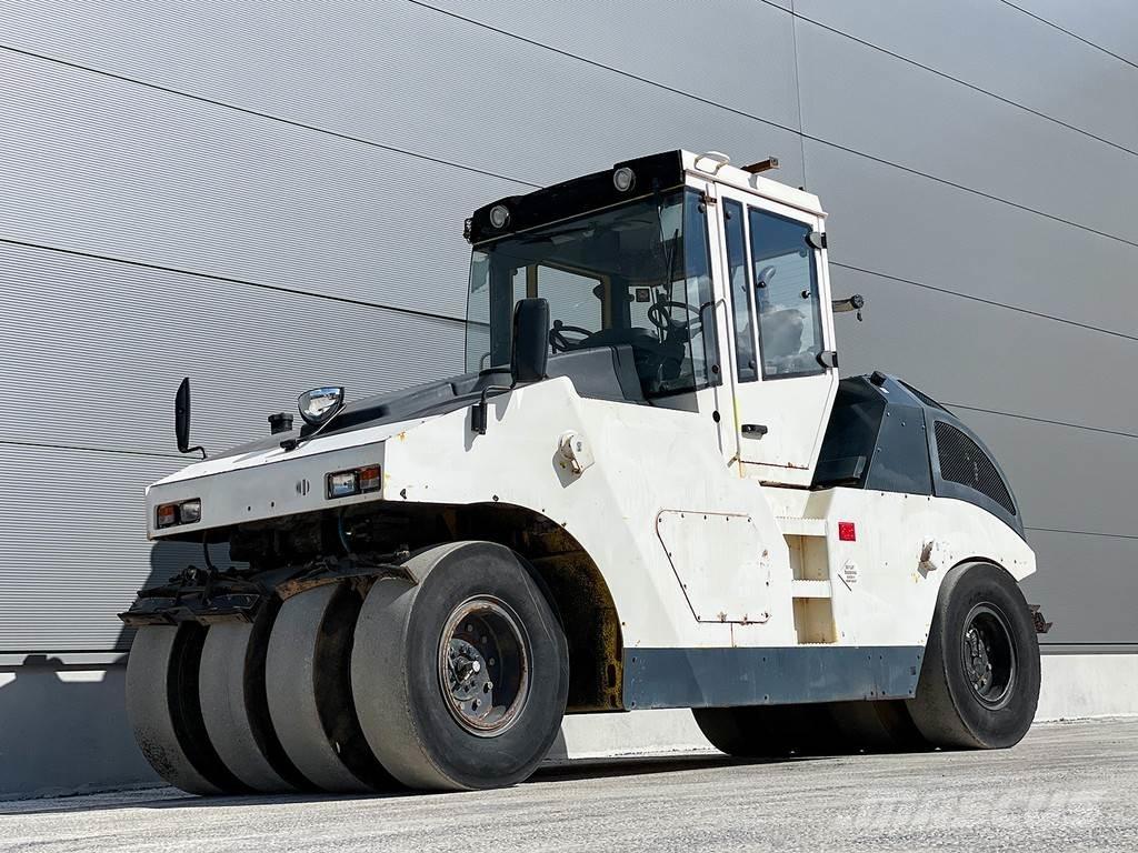 Bomag BW 24 RH Pneumorehvidega rullid